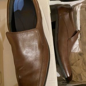 Mens Vionic dress shoes coffee color size 13us